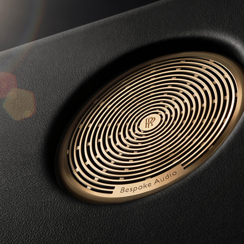 Монограмма RP на аудиосистеме Bespoke Audio